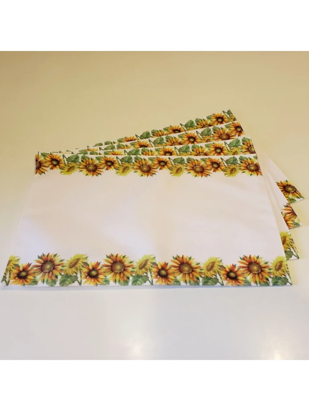 Sunflower Placemats Set of 4 Home Collections NWT 12x18 Border Rectangle Garden